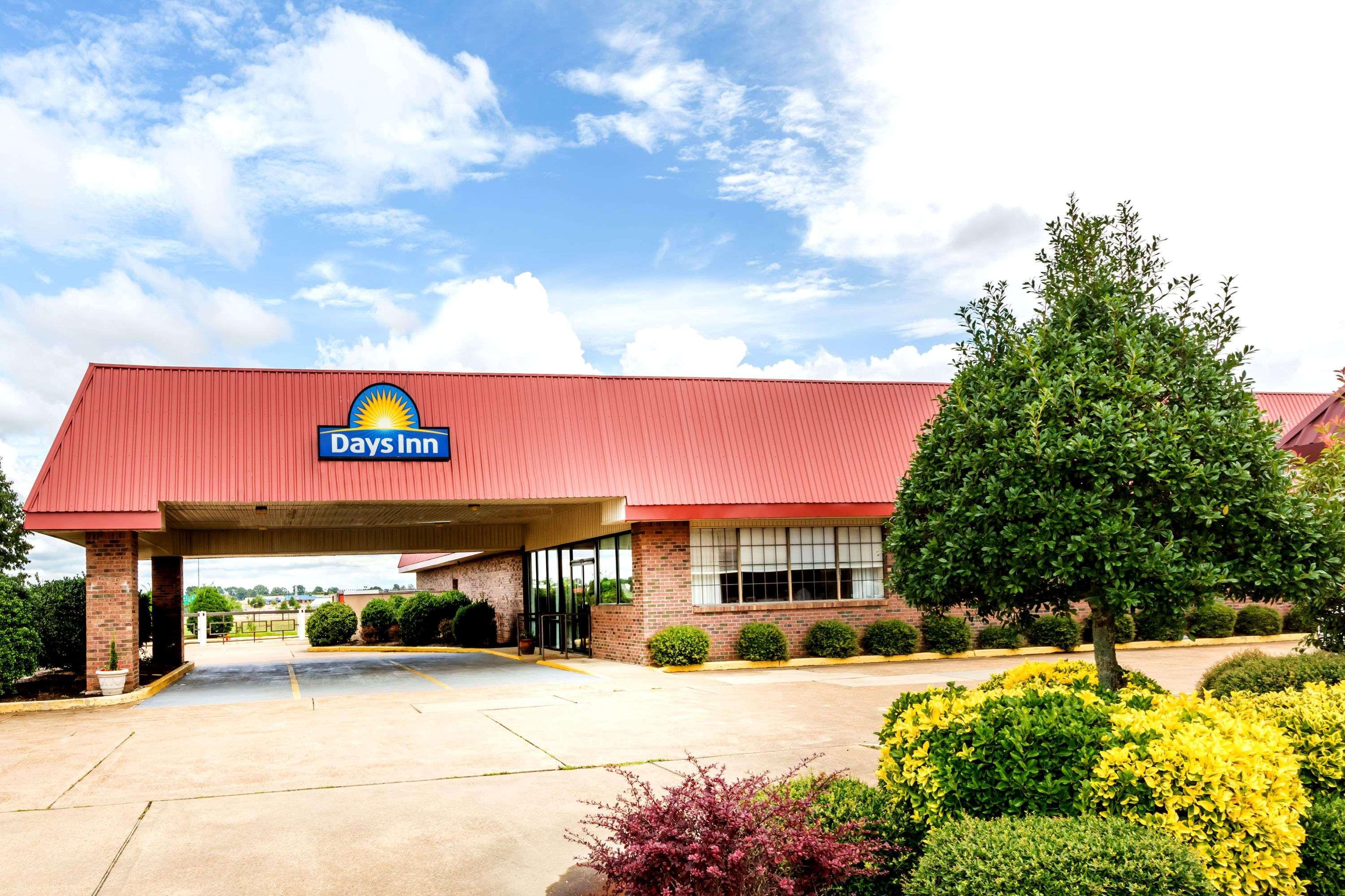 Days Inn By Wyndham Batesville Exteriör bild
