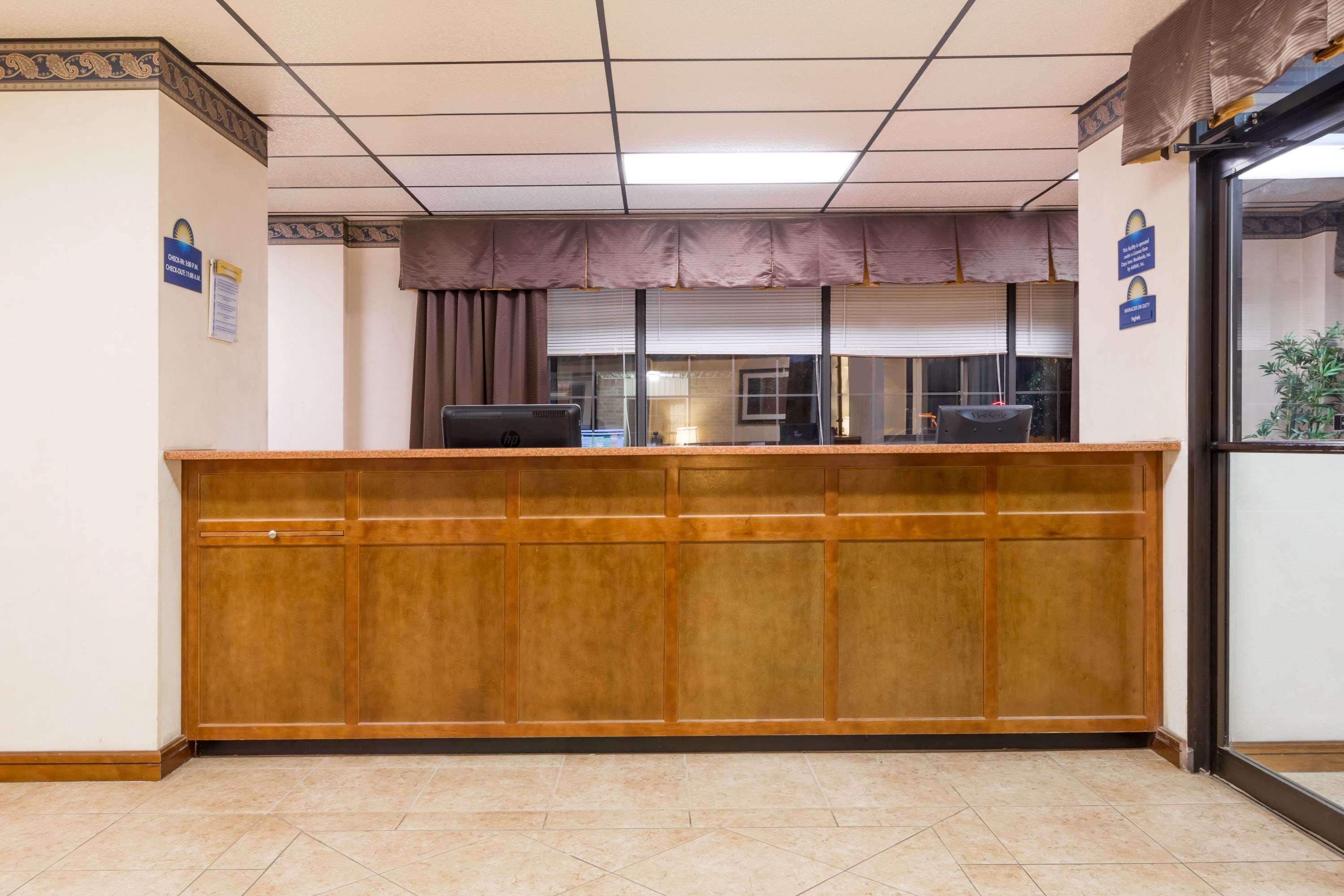 Days Inn By Wyndham Batesville Exteriör bild