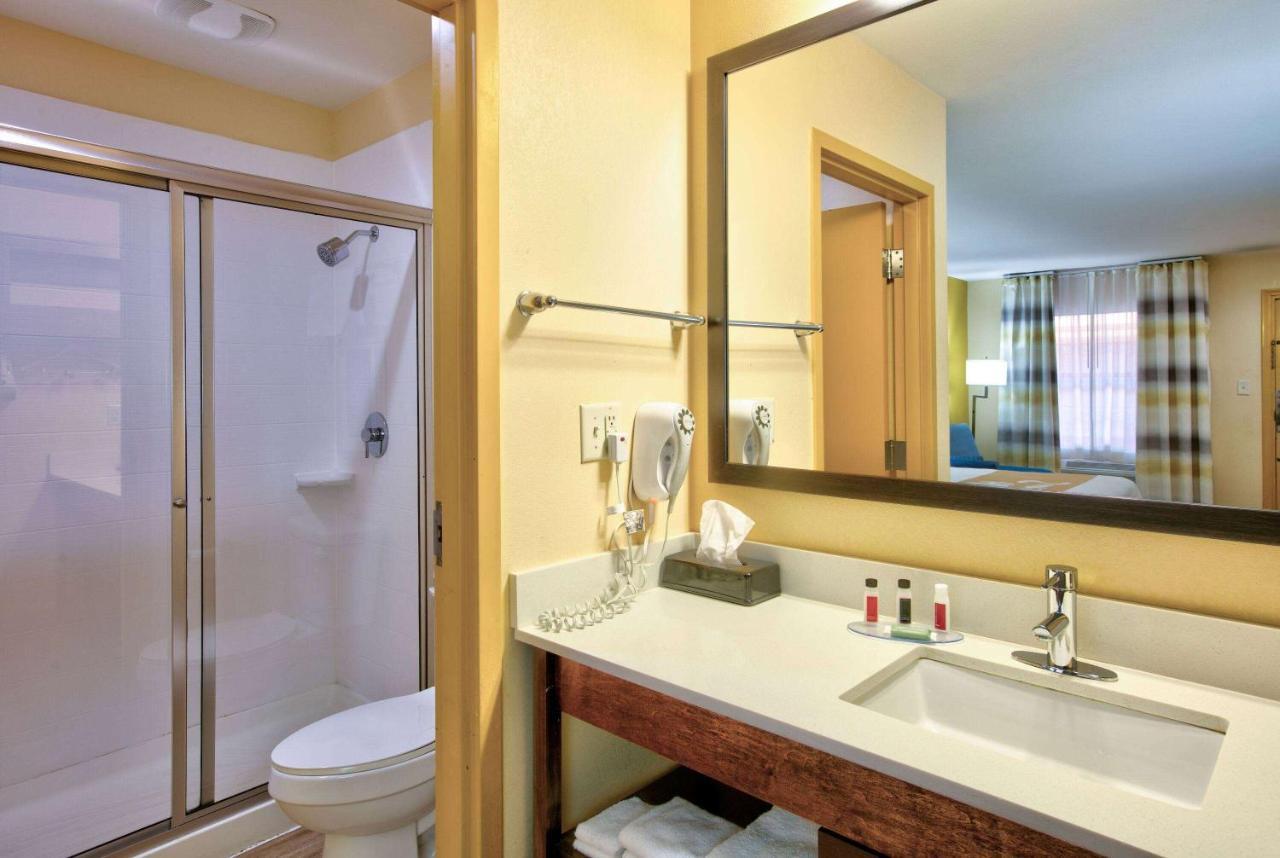 Days Inn By Wyndham Batesville Exteriör bild