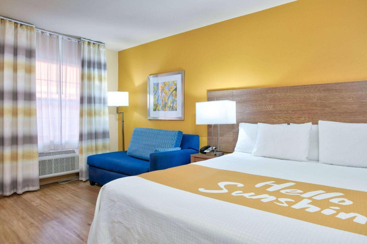 Days Inn By Wyndham Batesville Exteriör bild