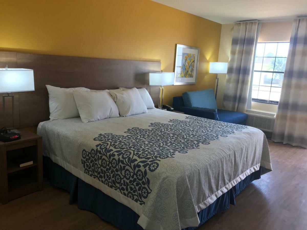 Days Inn By Wyndham Batesville Exteriör bild