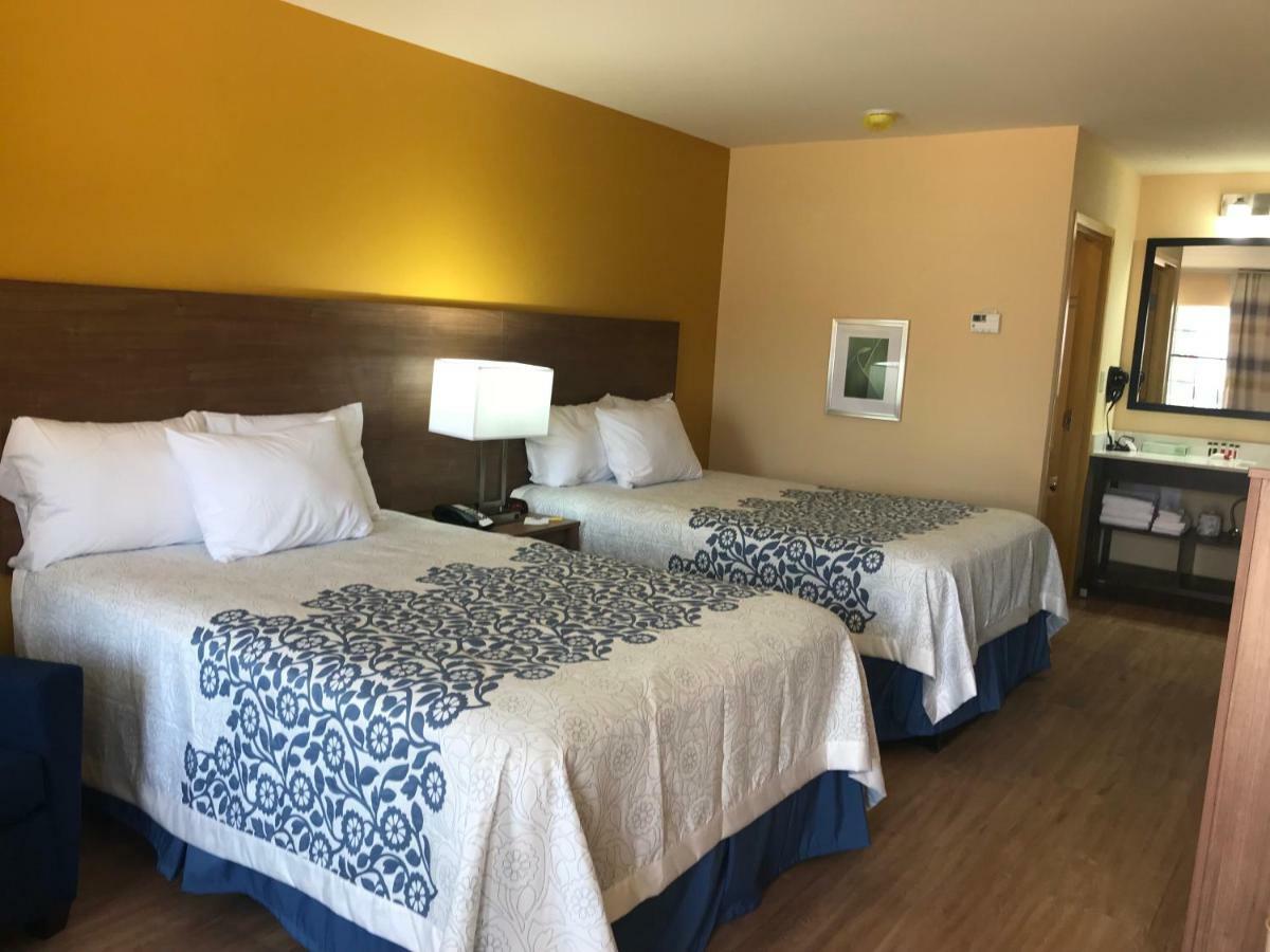 Days Inn By Wyndham Batesville Exteriör bild